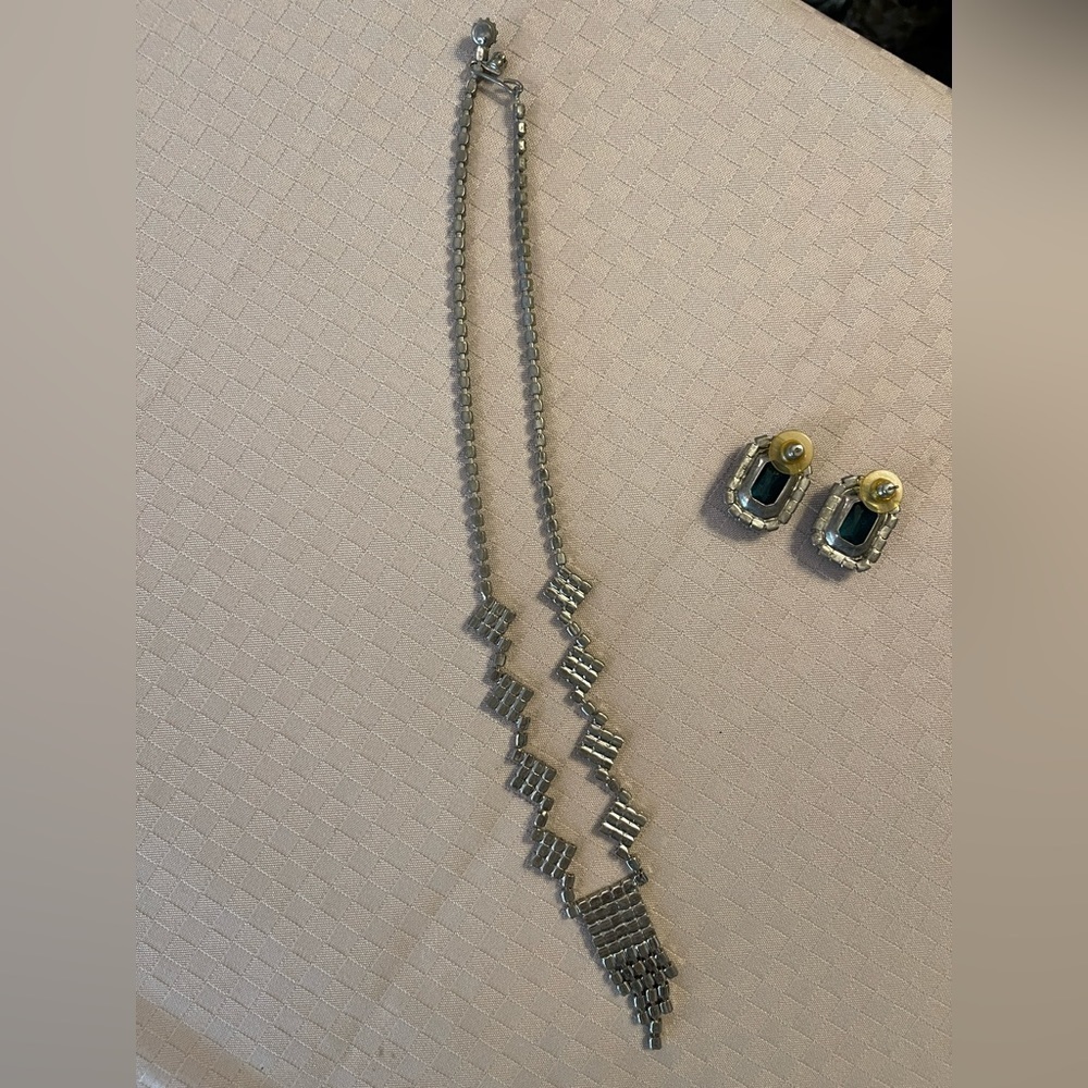Vintage faux emerald & diamond 18” necklace & 1” earrings set. - Picture 4 of 5